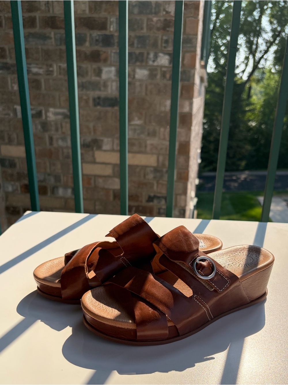 🆕 ⭐️ Brioso Brown Leather Wedge Slide Sandals Women’s Size 7.5 Casual Buckle - Picture 5 of 14